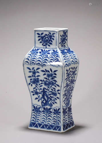 A blue and white flower porcelain vase