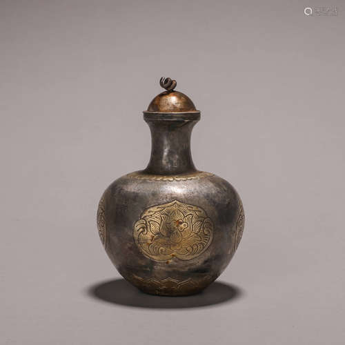 A flower patterned gilding silver vase