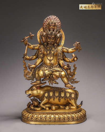 A gilding copper buddha statue