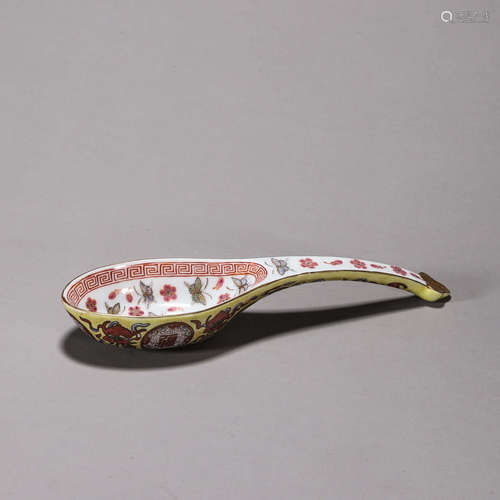 A famille rose flower and butterfly porcelain spoon