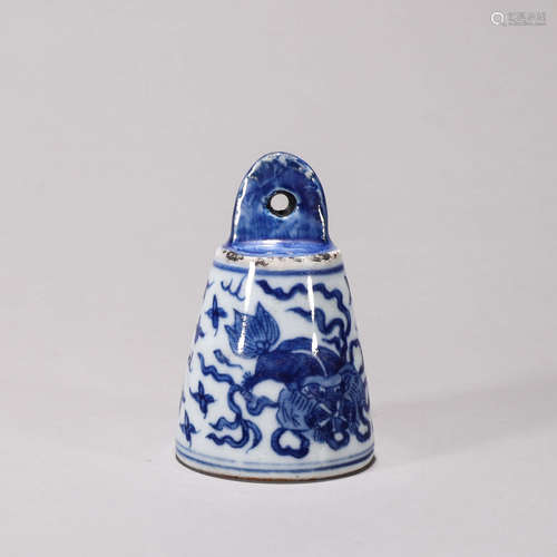 A blue and white lion porcelain ornament