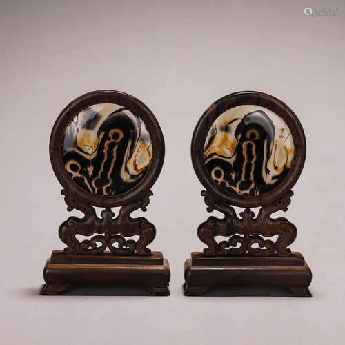 A pair of agate screens