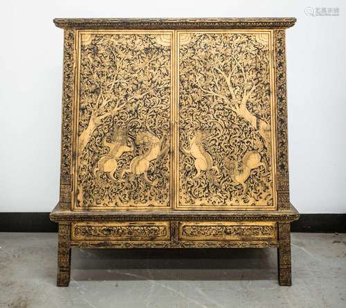 A Tibetan inverted tapering lacquered cabinet