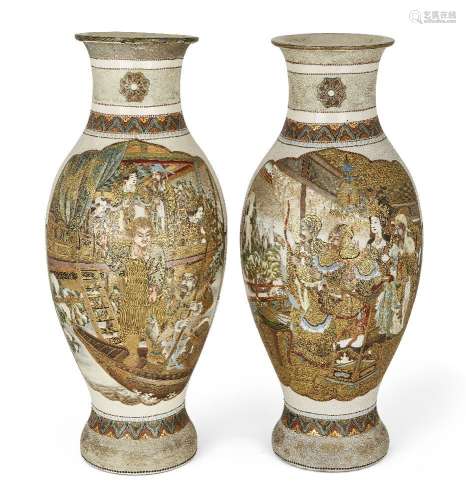 Une paire de grands vases Satsuma, fin du 19ème siècle, fine...