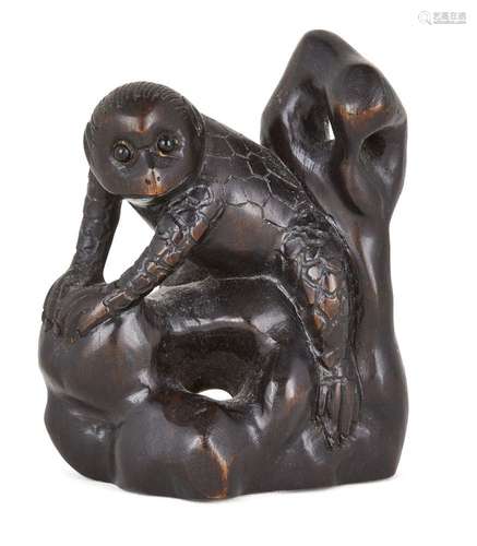 Netsuke en buis japonais représentant un Kappa, 19ème siècle...