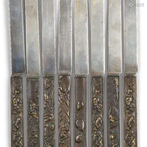 Une collection de huit poignées de couteau Kozuka en bronze ...
