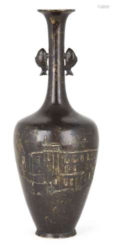 Un petit vase japonais en bronze, fin du 19ème siècle, avec ...