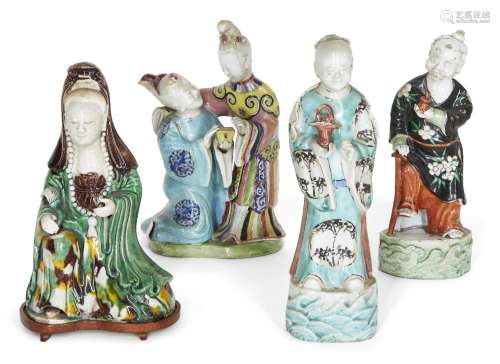 Quatre figurines en porcelaine chinoise, XVIIIe siècle, repr...