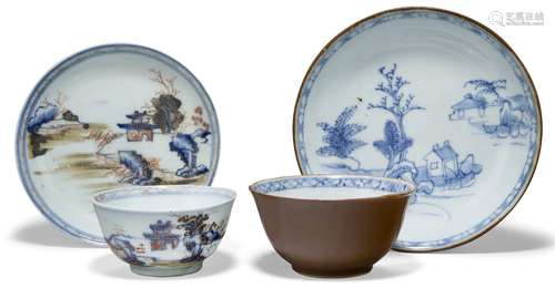 Deux gobelets et soucoupes en porcelaine de Chine provenant ...