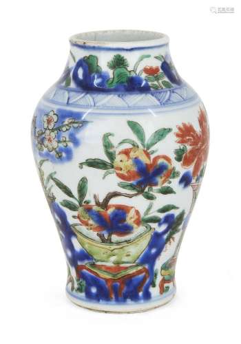 Vase en porcelaine chinoise wucai 