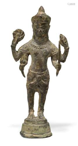 Figure khmère en bronze de Vishnu à quatre bras, 12e/13e siè...