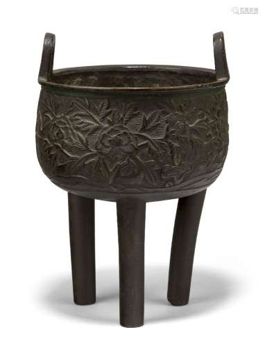 Encensoir tripode chinois en bronze, ding, 17e/18e siècle, l...