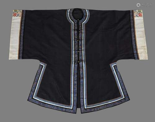 A Han Chinese ladies front opening robe