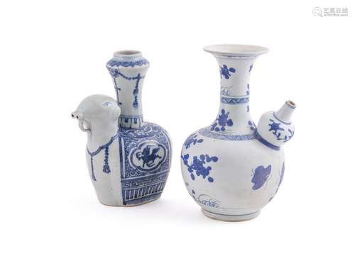 A Chinese blue and white kendi