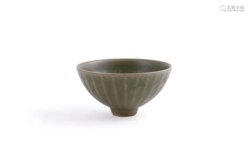 A Chinese Longquan celadon bowl