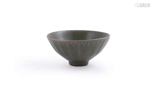 A Chinese Longquan celadon bowl