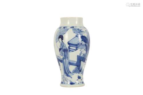 A CHINESE BLUE AND WHITE 'LADIES' VASE.
