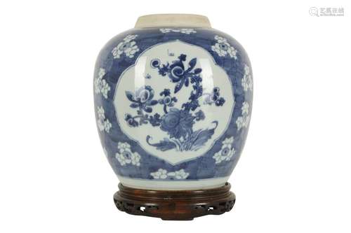 A CHINESE BLUE AND WHITE 'FLORAL' JAR.