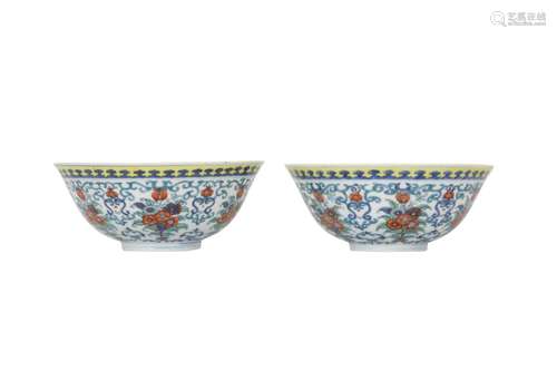 A PAIR OF CHINESE DOUCAI 'BOUQUET' BOWLS.