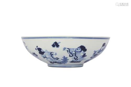 A CHINESE BLUE AND WHITE 'EIGHT IMMORTALS' BOWL.