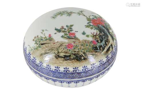 A CHINESE CIRCULAR FAMILLE ROSE 'DOVES' BOX AND CO...