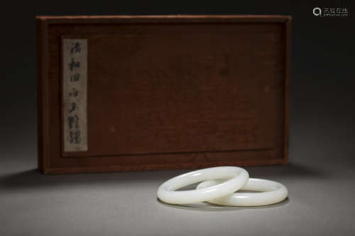 A Pair of HeTian Jade Bracelet from Qing