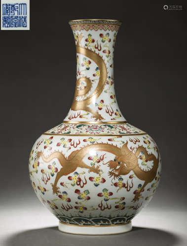 Tracing Golden Showing Vase from Qing