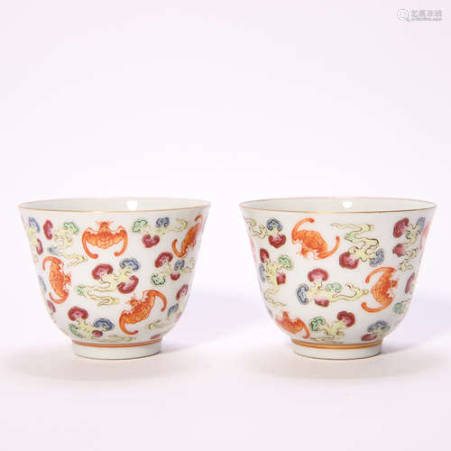 A Pair of Famille Rosed Cup with Bat Grain from Qing