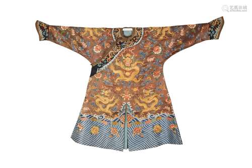 A CHINESE CHESTNUT-GROUND EMBROIDERED 'DRAGON' ROB...