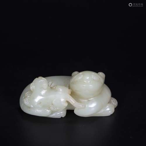 WHITE JADE CARVING OF BEAST AND CUB