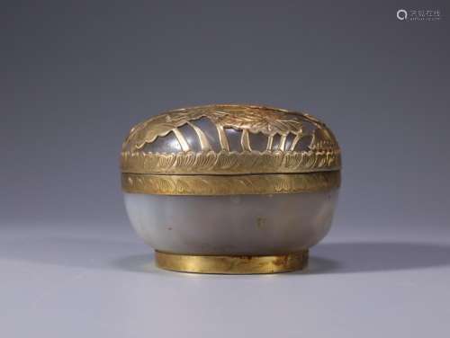 GILT-FILED 'DUCK AND LOTUS' AGATE TRINKET BOX