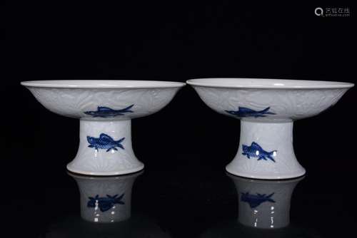 PAIR OF BLUE AND WHITE ENGRAVED STEM PLATES