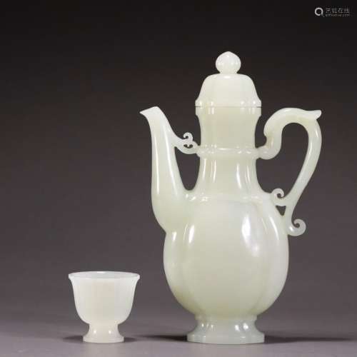 A SET OF JADE CARVING LIDDED EWER AND CUP