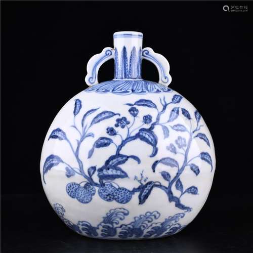 BLUE AND WHITE 'FRUIT' MOONFLASK VASE