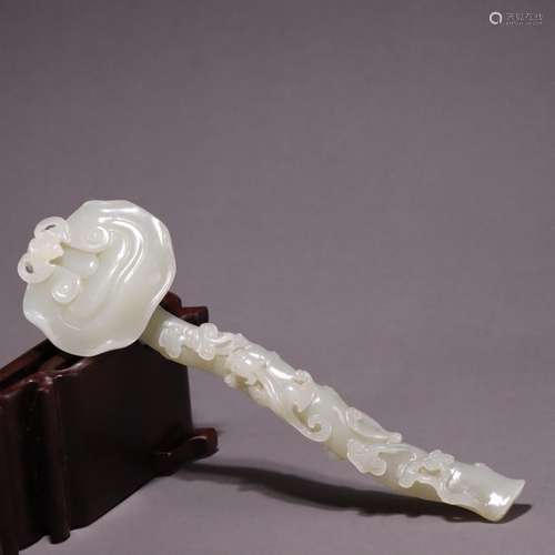 JADE CARVING 'CHI-TIGER' RUYI SCEPTER