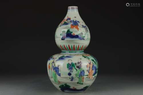 BLUE AND WHITE DOUCAI 'FIGURES' DOUBLE-GOURD VASE