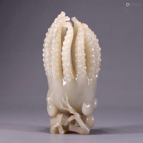 CREAMY JADE CARVING PIECE OF BUDDHA'S HAND