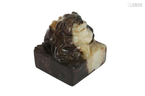 A CHINESE CARVED JADE 'LUDUAN' SEAL.