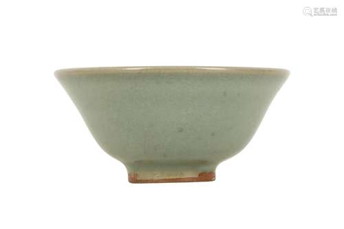 A SMALL CHINESE JUNYAO BOWL.