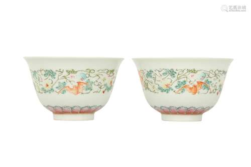 A PAIR OF CHINESE FAMILLE ROSE 'BATS AND GOURDS' C...