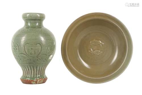 A CHINESE LONGQUAN CELADON 'FISH' BOWL TOGETHER WI...