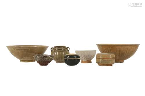 A COLLECTION OF SOUTH EAST-ASIAN CERAMICS.