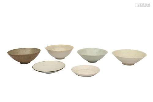 SIX CHINESE EARLY POTTERY BOWLS.