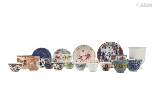 A COLLECTION OF CHINESE BOWLS, TEA CUPS AND SAUCERS.