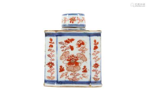 A CHINESE IMARI TEA CADDY AND COVER.