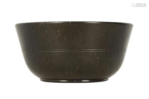 A CHINESE 'SNAKESKIN' SOAPSTONE BOWL.