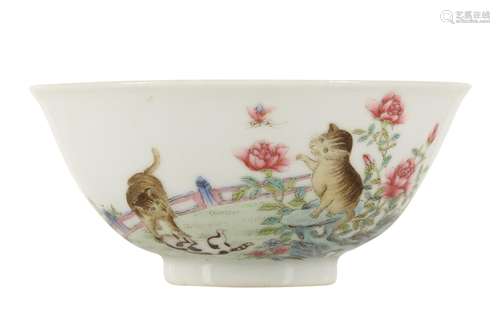 A CHINESE FAMILLE ROSE 'CATS' BOWL.