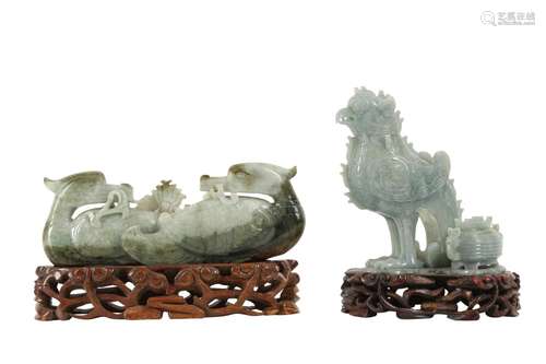 TWO CHINESE JADE 'BIRD' CARVINGS.