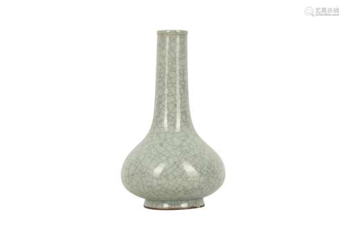 A CHINESE CRACKLE-GLAZED BOTTLE VASE.