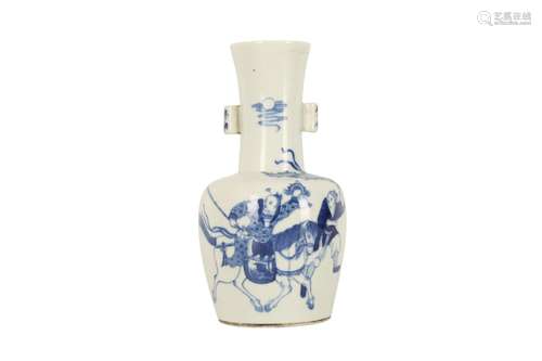 A CHINESE BLUE AND WHITE ARROW VASE.